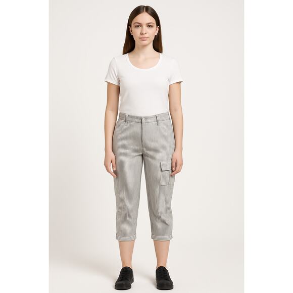 G-Unit Women’s Gray & White Striped Cargo Capri Pants – Size 7 Cotton Blend EUC - Picture 1 of 7